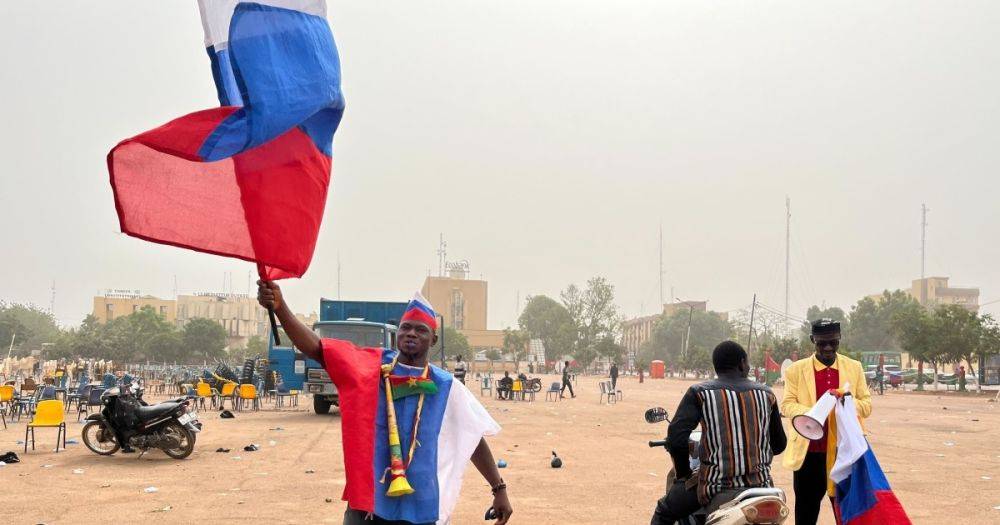 Тихая оккупация континента: в Западной Африке "бум" на флаги РФ, — СМИ