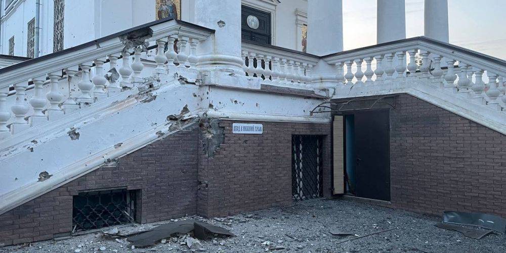 Войска РФ обстреляли Херсон: повреждены жилые дома, объект инфраструктуры и собор