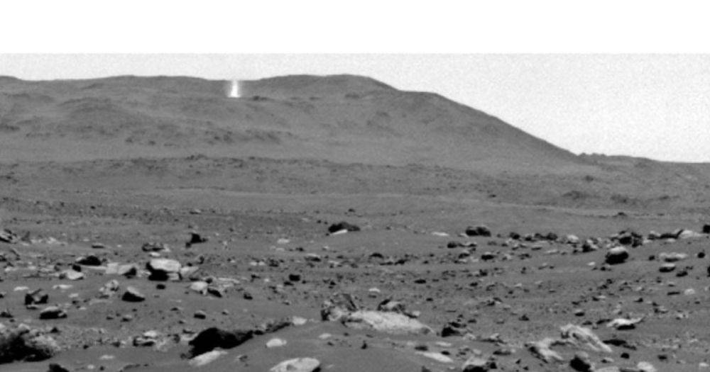 Марсоход Perseverance показал, как по Марсу бродит пылевой дьявол: его высота около 2 км (видео)