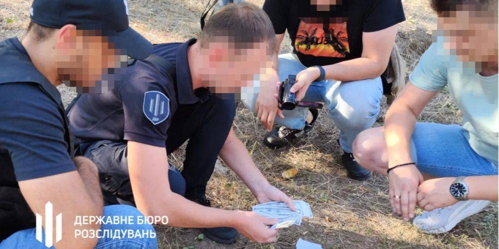 ГБР заявило, что в Одесской области задержали правоохранителя, который за деньги пытался переправить военнообязанного через границу