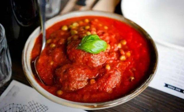 Лучше, чем соус болоньезе: как приготовить универсальную томатную подливку, которая подойдет под любое блюдо