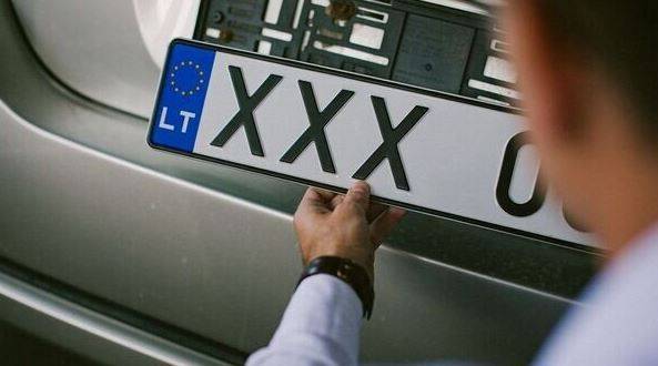 В России предложили запретить въезд в страну машин с литовскими номерами