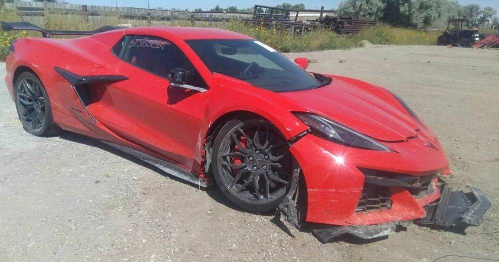 Проехал всего 300 км: новейший Corvette за $220 000 разбили сразу после покупки (фото)