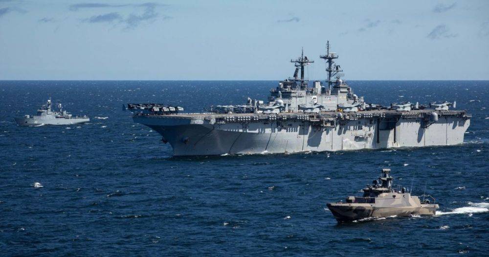Две субмарины и эскадрилья кораблей: США и Южная Корея провели учения у острова Гуам