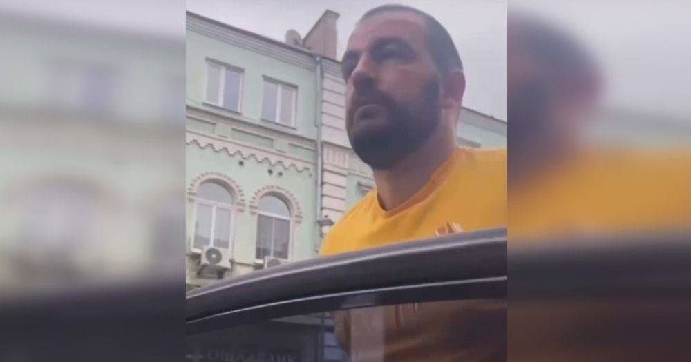 "Вы больные люди": в Киеве таксист выгнал пассажирок из-за украинского языка (видео)