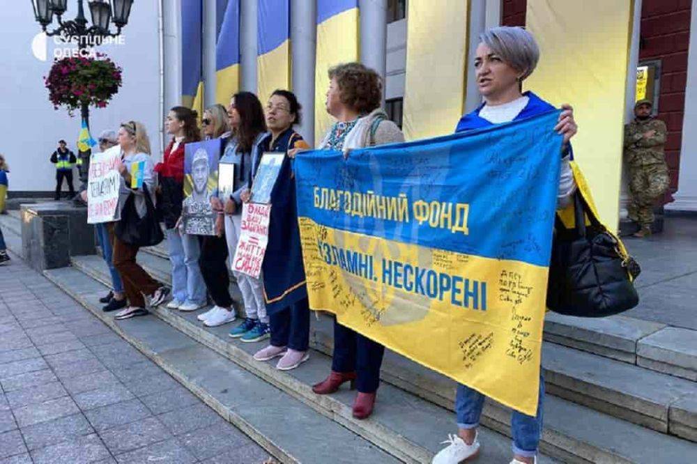 Акция протеста 28 октября в Одессе: горожане снова собрались у мэрии | Новости Одессы