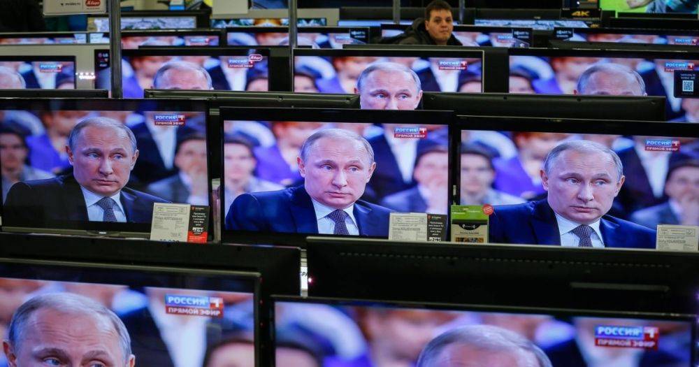 "Политика в эхокамере": РФ ужесточает контроль над информацией в стране, – разведка Британии