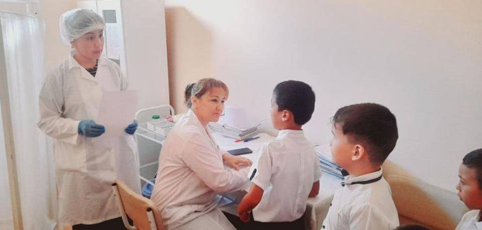 В Узбекистане стартует раздача бесплатных препаратов против глистов в детсадах и школах