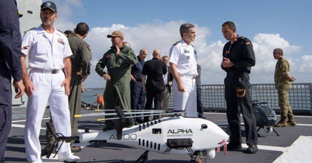 Защитят от диверсий: в НАТО собираются испытать новый морской дрон (видео)