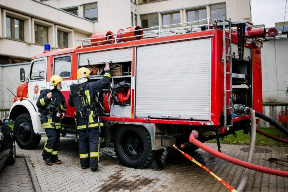 Пожарные-спасатели в Литве по-прежнему являются лидерами доверия населения - ОПРОС LIETUVOS RYTAS/VILMORUS KÜSITLUS