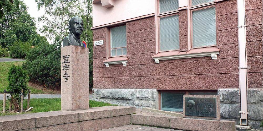 Суд в Финляндии отклонил решение о демонтаже памятника Ленину