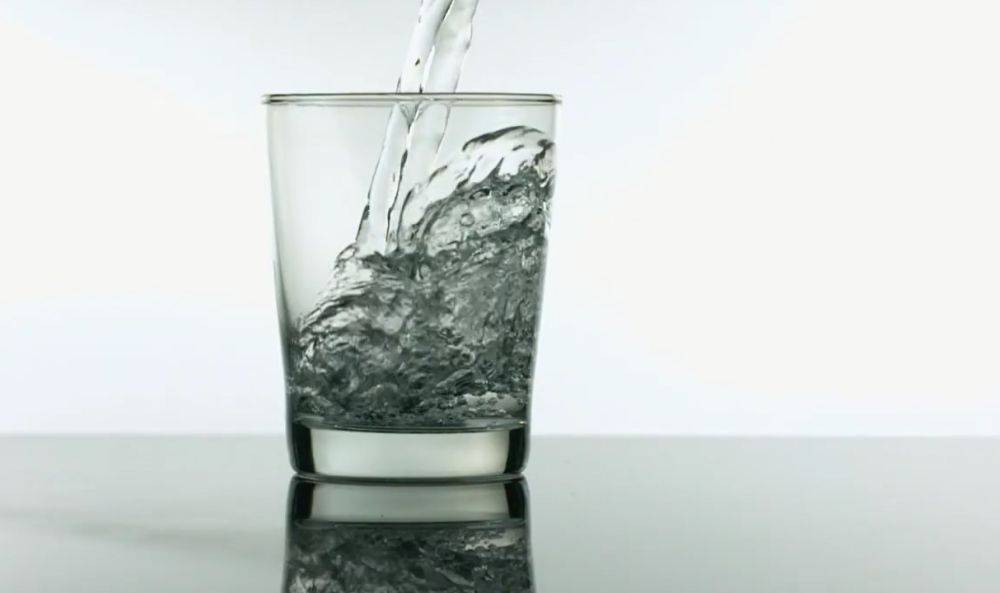 Водное отравление существует: какое количество выпитой воды способно привести к летальному исходу