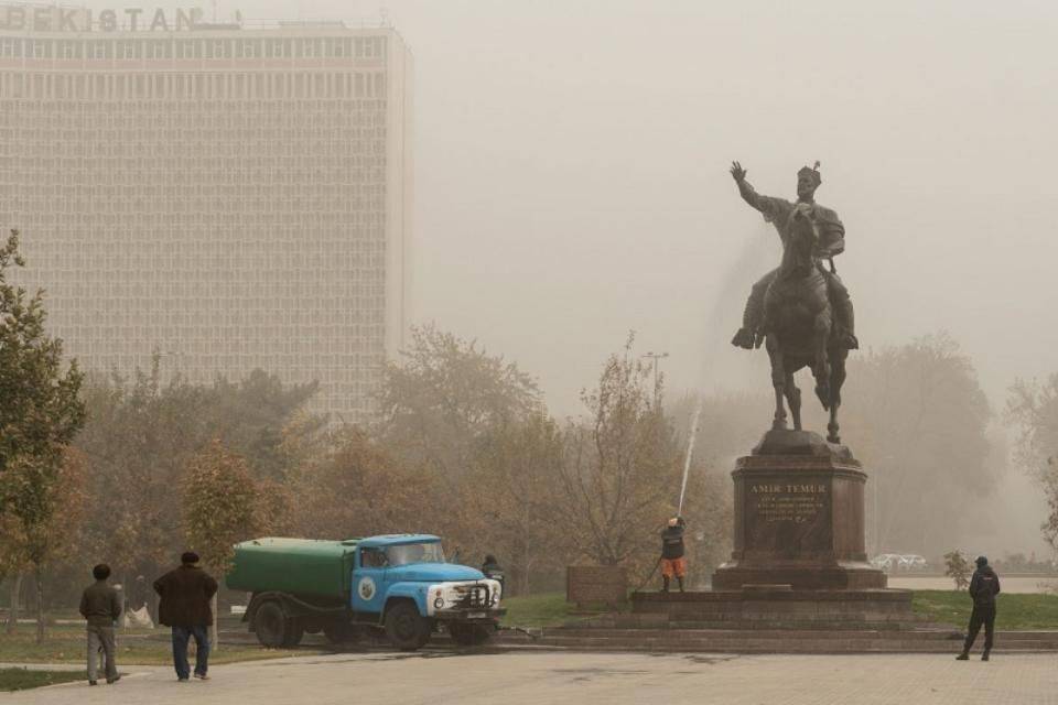 Эксперты объяснили, почему в Узбекистане участились пыльные бури