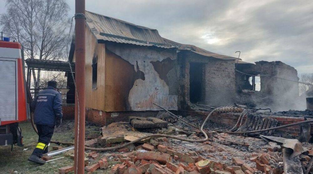 Оккупанты ударили по гражданской инфраструктуре в Сумской области, погибла женщина