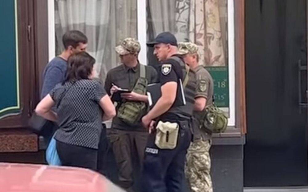 Мобилизация в Украине: адвокат рассказала о законности вручения повесток на улице