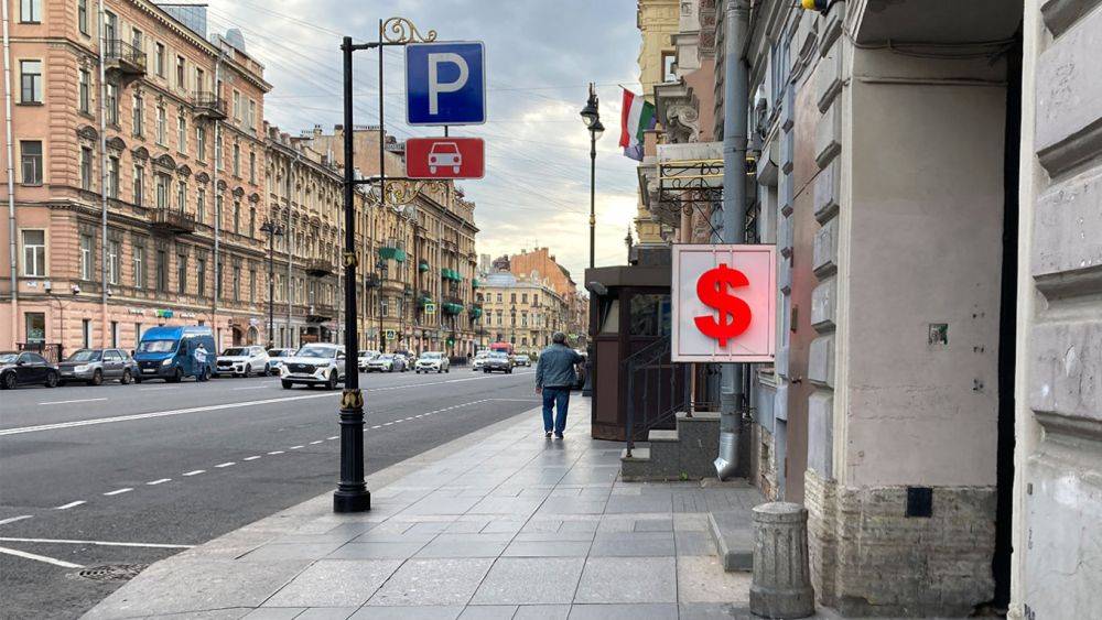 Курс доллара в России вырос до 102 рублей, евро – 107 рублей – графики