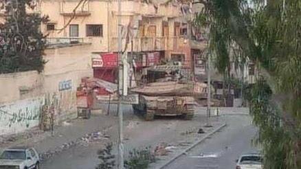 Крики в Газе: "Нас окружают танки", жители покидают город