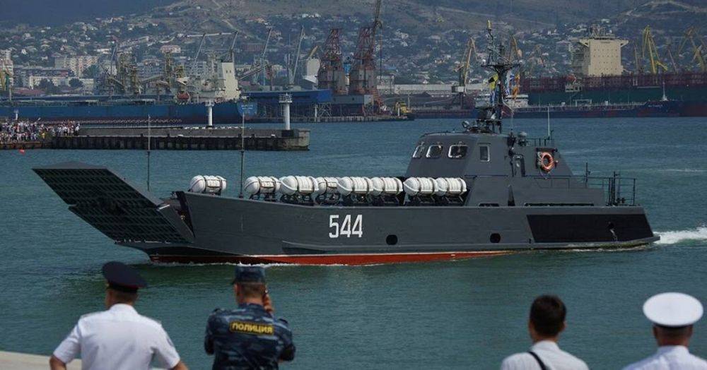 Пораженные в Крыму десантные катера рф пошли ко дну – ГУР