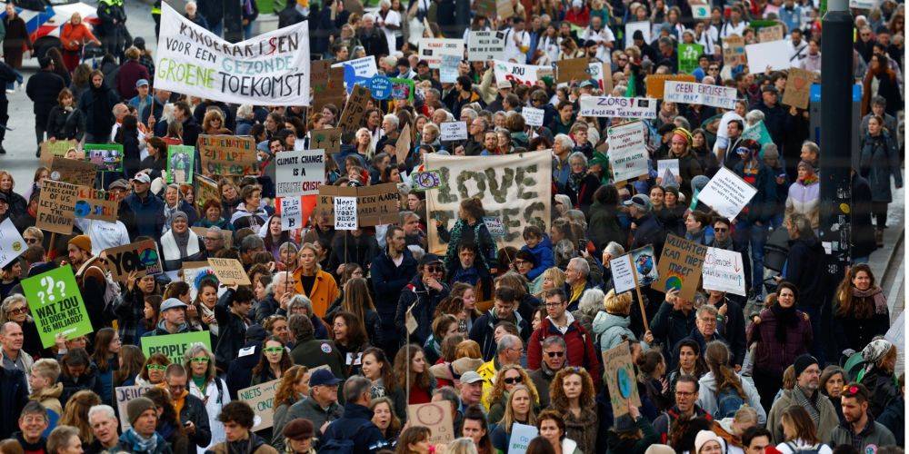 В Амстердаме на климатический марш пришли 85 тысяч человек — фото