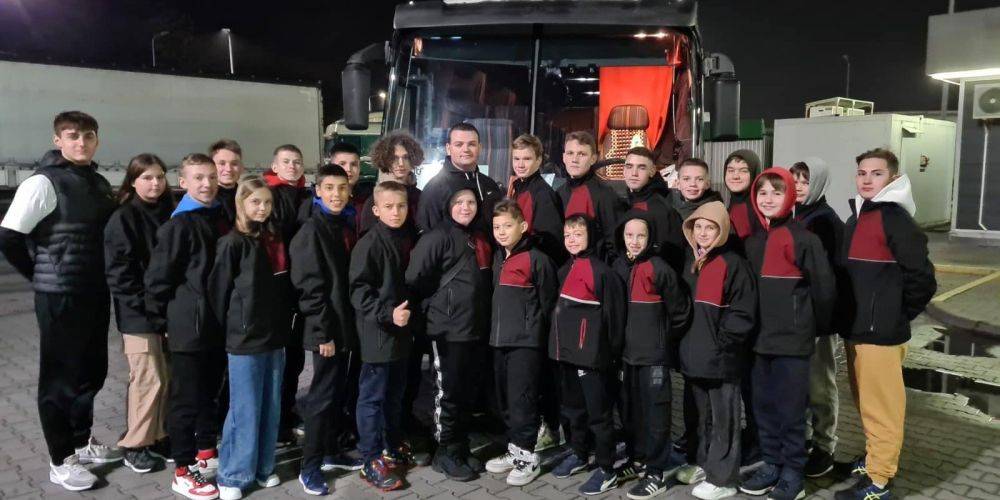 В Ужгороде водителя автобуса, который привез детей на соревнования, мобилизовали посреди ночи