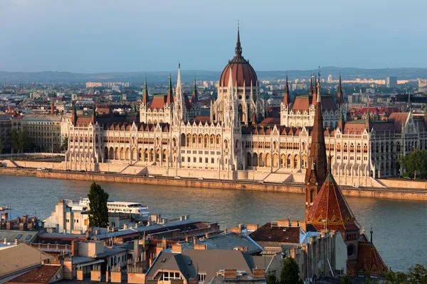 Помощь Украине на 500 млн евро: Венгрия в очередной раз заблокировала выплату