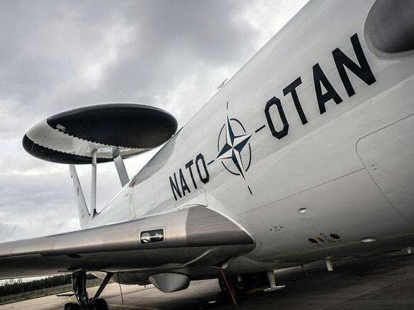 В НАТО решили заменить свои самолеты-разведчики системы AWACS на модифицированные Boeing 737