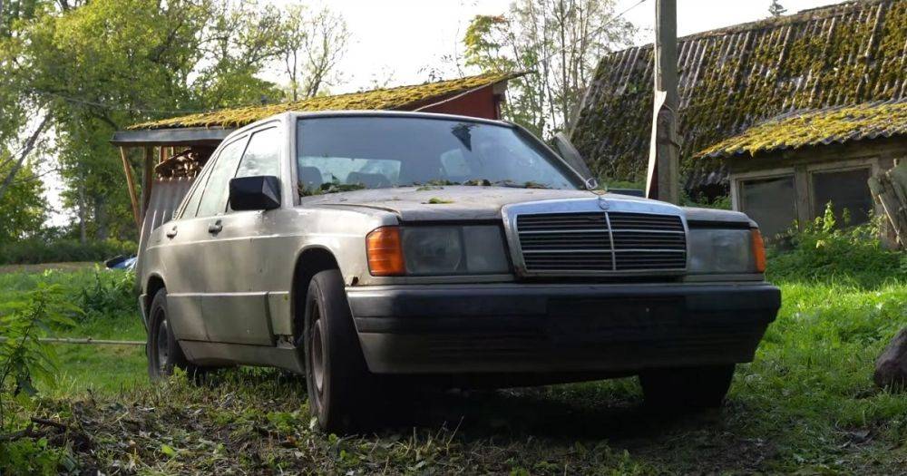 Завидная живучесть: старый Mercedes 190 поехал после 8 лет простоя на улице (видео)
