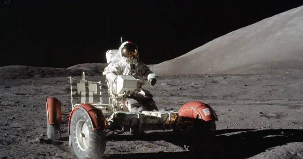 Миссия "Аполлон-12". NASA показало, как приземление посадочного модуля изменило поверхность Луны (видео)