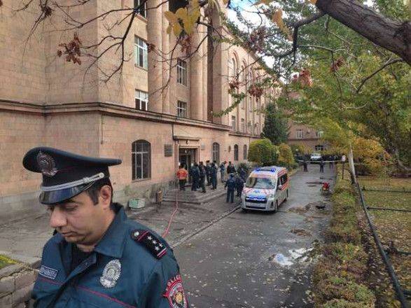 В университете в столице Армении произошел взрыв: есть погибший и трое пострадавших