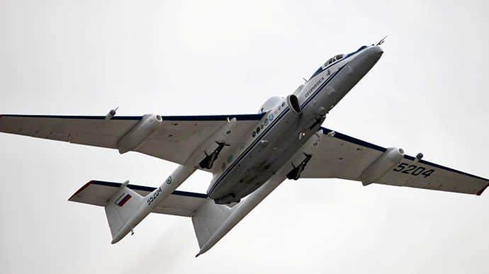 Разведка Британии: Россия вернет на вооружение советский самолет для разведки над Украиной