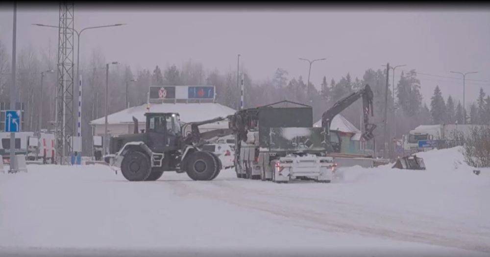 Наплыв мигрантов из РФ: Финляндия направила военных к границе и строит укрепления (фото)