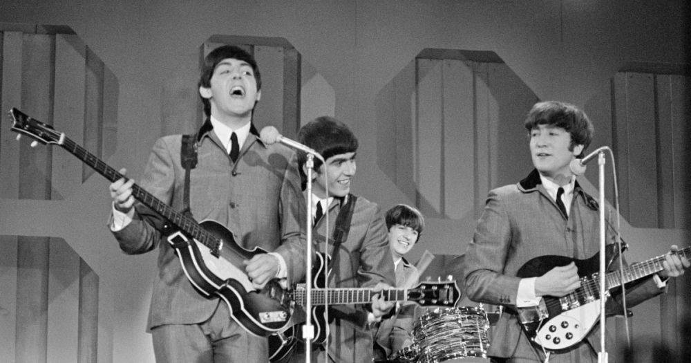 "The Beatles" выпустил последнюю песню "Now and Then"