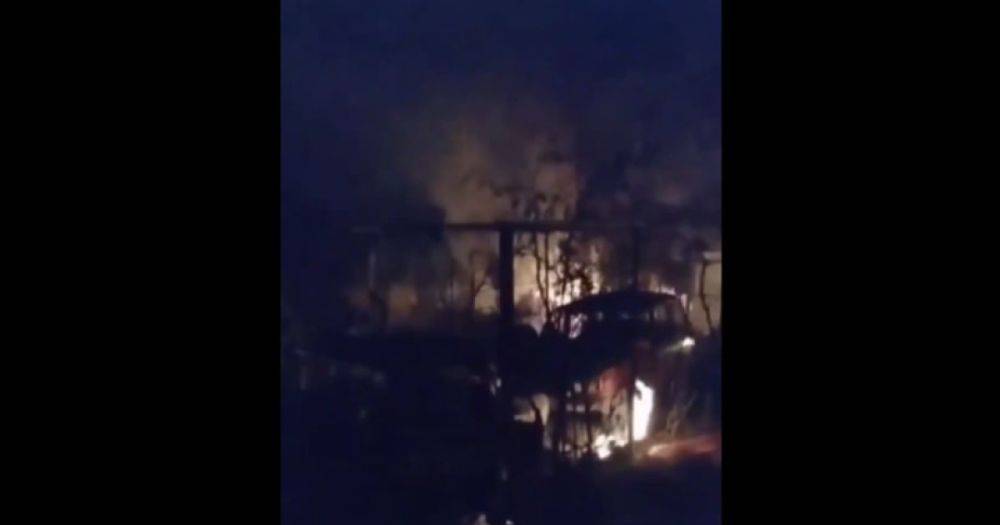 "Все сожгли, всему капец": оккупанты показали "визит" украинских FPV-дронов (видео)