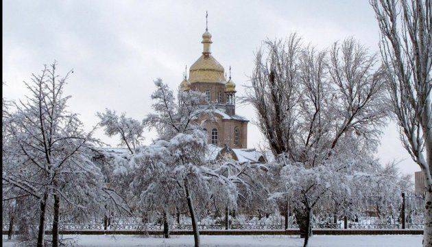 В Северодонецке выпал первый снег: в сети показали фото города