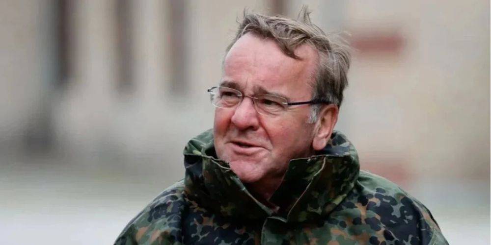 Министр обороны Германии в Киеве «раздраженно» заявил, что Украина не получит ракеты Taurus