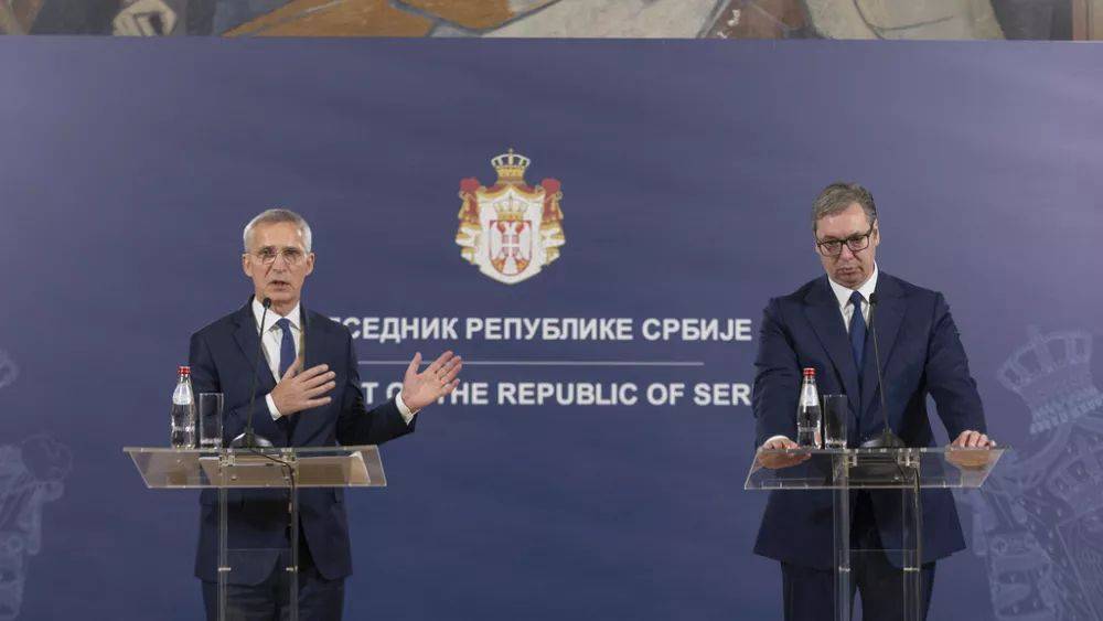 Столтенберг и Вучич обсудили эскалацию в Косове, учения с НАТО и влияние РФ