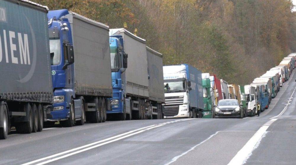В очередях на границе с Польшей умер еще один украинский водитель