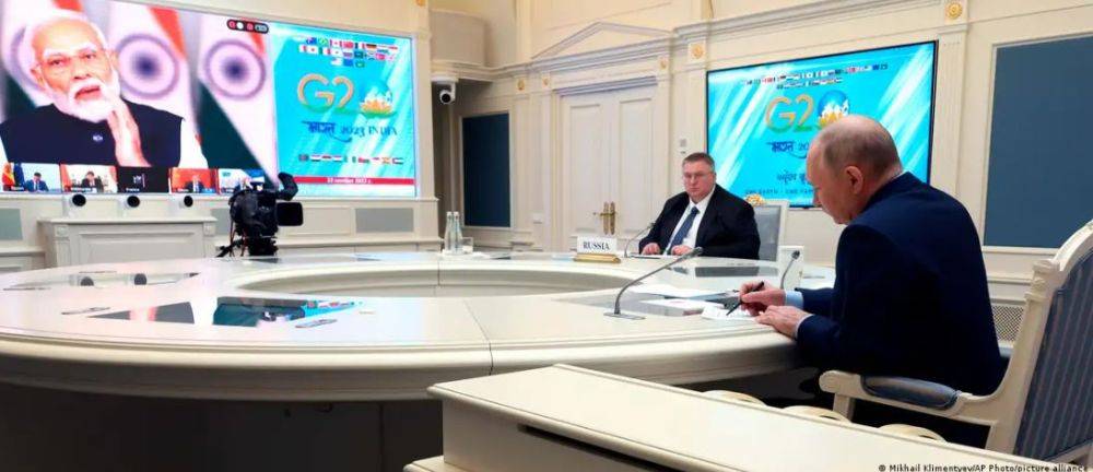 Путин обвинил Украину в отказе от мирных переговоров