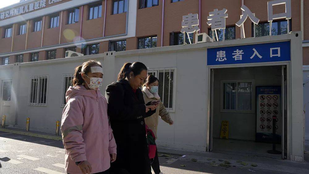 ВОЗ успокаивает: "необычных" инфекций в Китае не выявлено