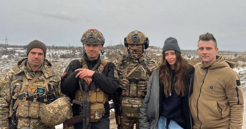 "Гордость": Надя Дорофеева встретилась с военными в зоне боевых действий (фото)