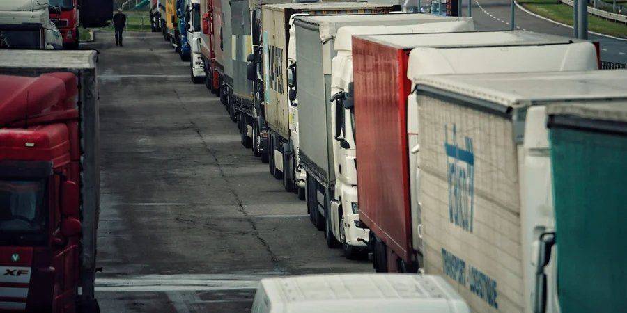 «Максимальное блокирование грузов». Польские перевозчики усиливают забастовку в пункте Шегини
