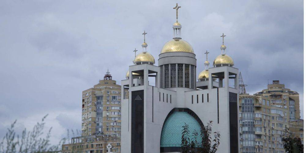 В Киеве во время атаки шахедов 25 ноября был поврежден Патриарший собор УГКЦ — фото