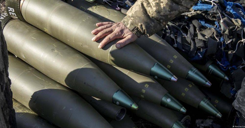 В Чехии осталось "не так уж и много" оружия для Украины: чем будут компенсировать нехватку