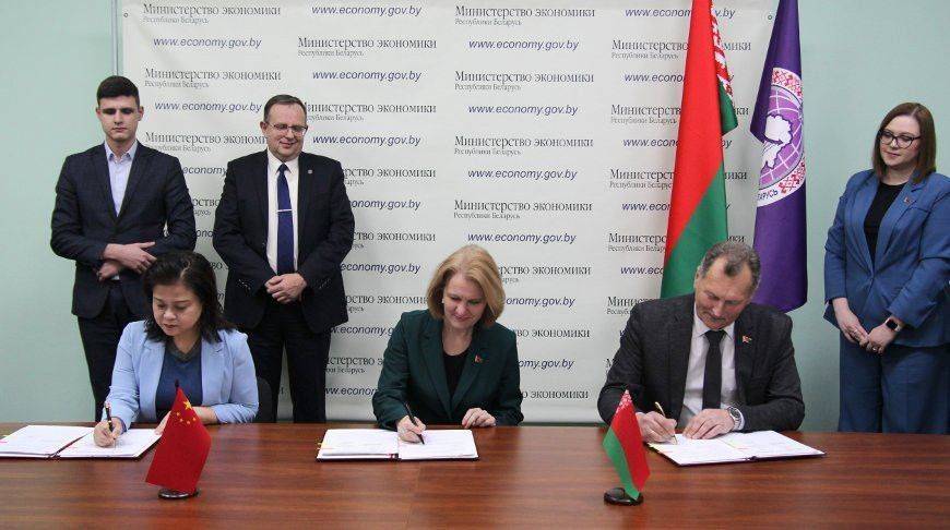 Минэкономики: подписаны документы по поставке досмотрового оборудования для Национального аэропорта Минск