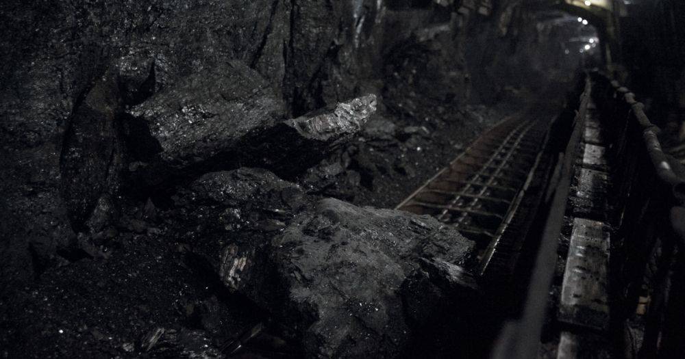 70 шахтеров оказались заблокированными под землей из-за обстрелов, - Минэнерго