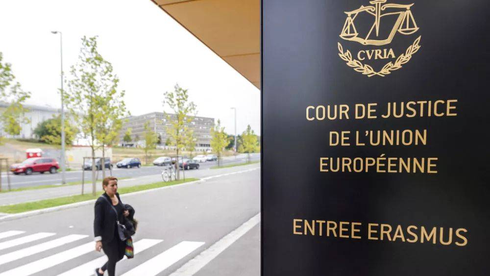 Суд ЕС поддержал запрет на ношение религиозных символов для госслужащих