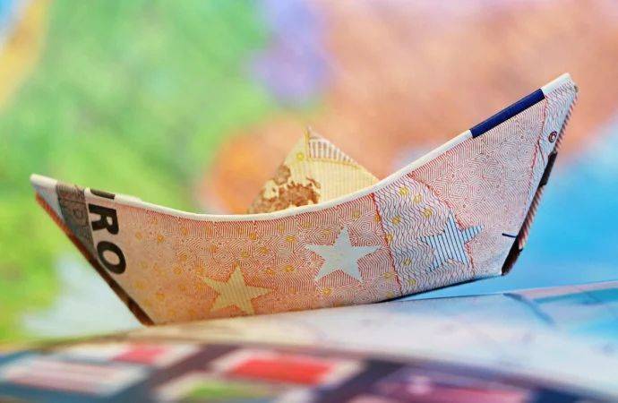 Курс валют на вечер 28 ноября: евро на межбанке резко ушел вверх