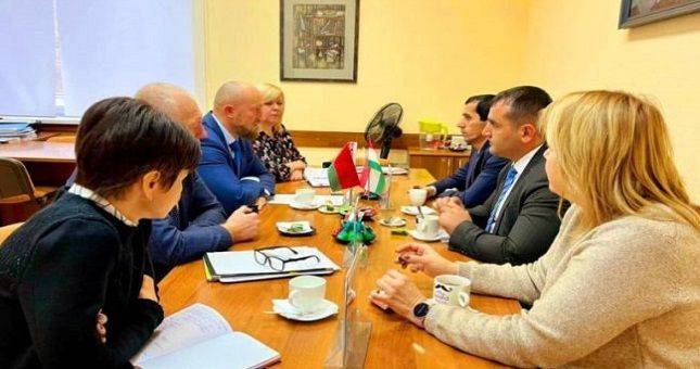 Педагоги Таджикистана и Беларуси обмениваются опытом