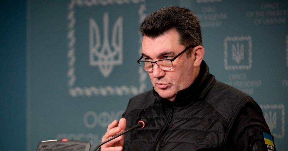 "Не надо удивляться": Данилов прокомментировал тезис, что "воевать придется всем"