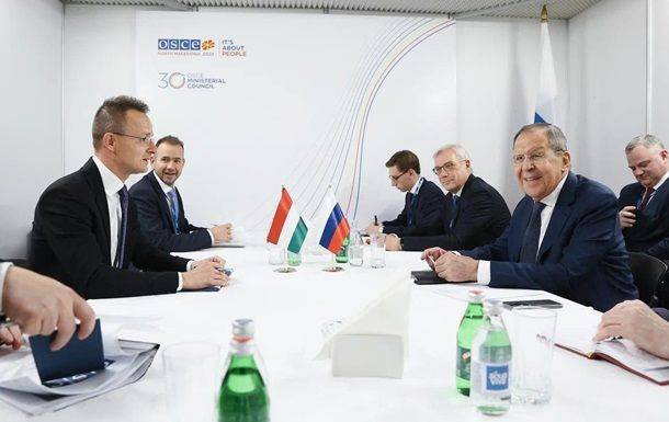 Лавров и Сийярто обсудили Украину в рамках заседания ОБСЕ